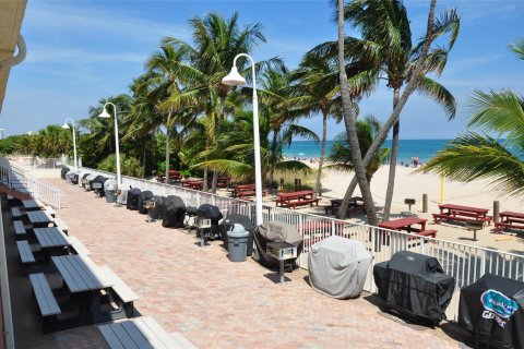 Copropriété à vendre à Pompano Beach, Floride: 2 chambres, 93.83 m2 № 924016 - photo 9