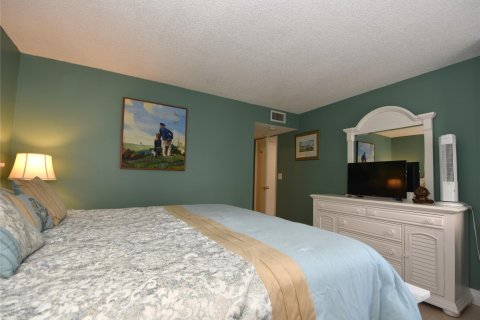 Condo in Pompano Beach, Florida, 2 bedrooms  № 924016 - photo 26