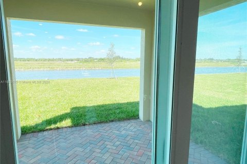 House in St. Lucie, Florida 5 bedrooms № 1281019 - photo 16