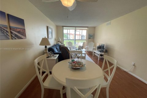 Condo in Sunrise, Florida, 1 bedroom  № 874231 - photo 4