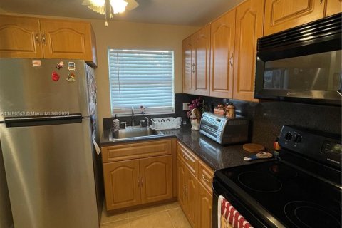 Condo in Sunrise, Florida, 1 bedroom  № 874231 - photo 19