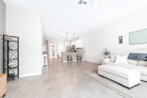 Townhouse in WESLEY RESERVE AT CHAPEL CROSSINGS in Wesley Chapel, Florida 3 bedrooms, 163.69 sq.m. № 1352757 - photo 18