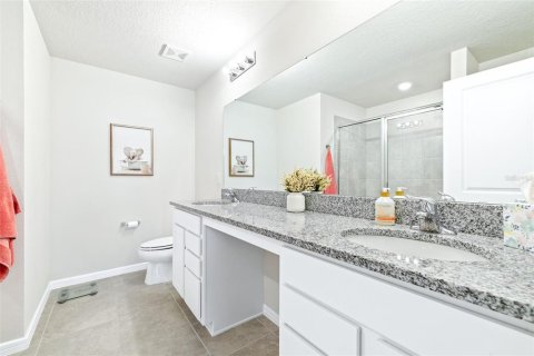 Townhouse in WESLEY RESERVE AT CHAPEL CROSSINGS in Wesley Chapel, Florida 3 bedrooms, 163.69 sq.m. № 1352757 - photo 29