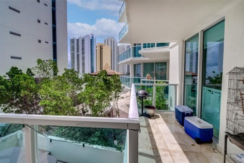 Condo in Sunny Isles Beach, Florida, 3 bedrooms  № 1139450 - photo 15