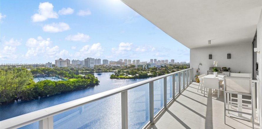 Condo in Fort Lauderdale, Florida, 3 bedrooms  № 1418290