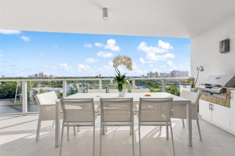 Condo in Fort Lauderdale, Florida, 3 bedrooms  № 1418290 - photo 11