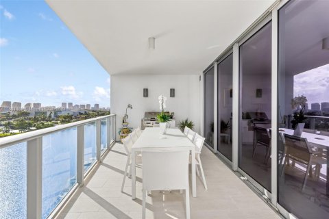 Condo in Fort Lauderdale, Florida, 3 bedrooms  № 1418290 - photo 12