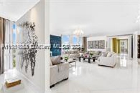 Condominio en venta en Bal Harbour, Florida, 6 dormitorios, 542.18 m2 № 1388230 - foto 6