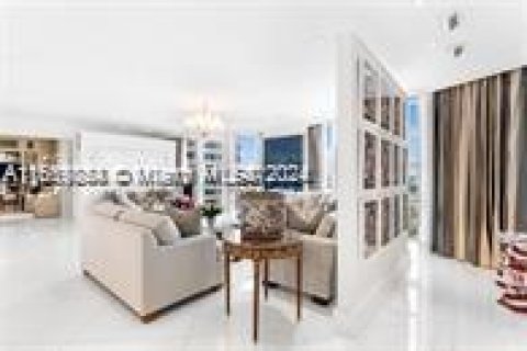 Condominio en venta en Bal Harbour, Florida, 6 dormitorios, 542.18 m2 № 1388230 - foto 12