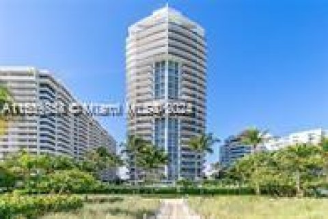 Condominio en venta en Bal Harbour, Florida, 6 dormitorios, 542.18 m2 № 1388230 - foto 1