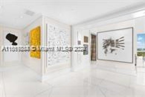 Condominio en venta en Bal Harbour, Florida, 6 dormitorios, 542.18 m2 № 1388230 - foto 4