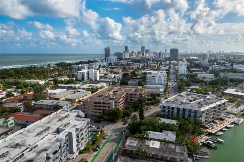 Condo in Miami Beach, Florida, 2 bedrooms  № 1423762 - photo 3