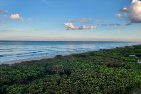 Condo in Hutchinson Island South, Florida, 2 bedrooms  № 878714 - photo 26