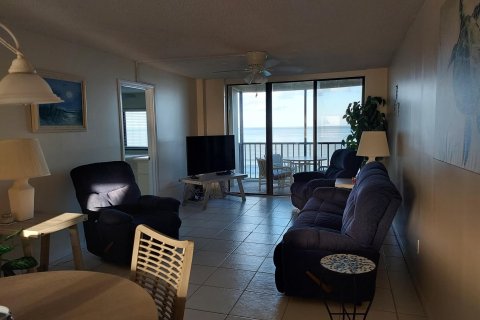 Condo in Hutchinson Island South, Florida, 2 bedrooms  № 878714 - photo 21