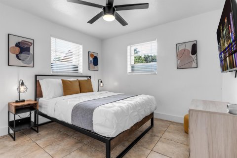 Casa en venta en Hollywood, Florida, 4 dormitorios, 115.38 m2 № 1155558 - foto 3