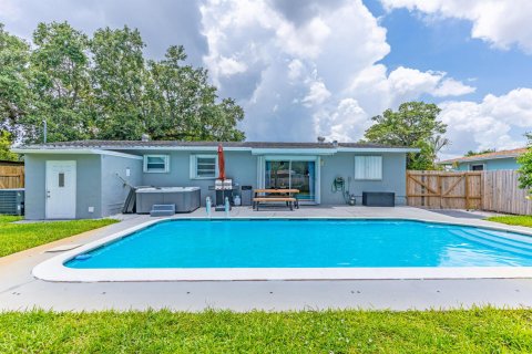 Villa ou maison à vendre à Hollywood, Floride: 4 chambres, 115.38 m2 № 1155558 - photo 2
