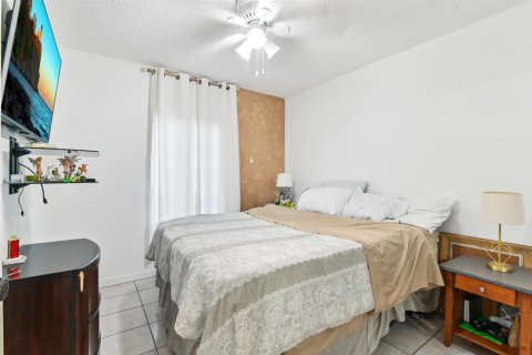 Casa en venta en North Lauderdale, Florida, 4 dormitorios, 131.09 m2 № 1155595 - foto 29