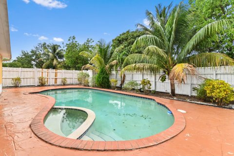 Villa ou maison à vendre à North Lauderdale, Floride: 4 chambres, 131.09 m2 № 1155595 - photo 20