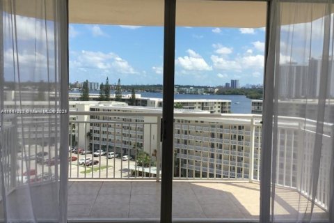 Copropriété à vendre à Aventura, Floride: 1 chambre, 93.37 m2 № 1387931 - photo 1