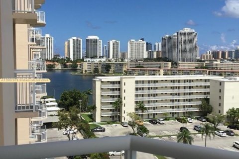 Condo in Aventura, Florida, 1 bedroom  № 1387931 - photo 3