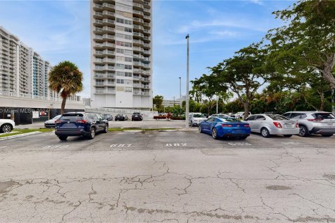 Condominio en venta en Aventura, Florida, 1 dormitorio, 93.37 m2 № 1387931 - foto 25