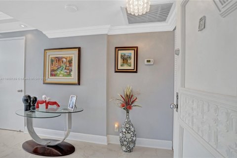 Condo in Aventura, Florida, 3 bedrooms  № 1387932 - photo 18