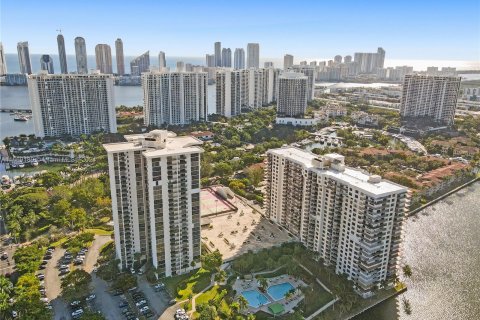 Condominio en venta en Aventura, Florida, 3 dormitorios, 151.34 m2 № 1387932 - foto 16