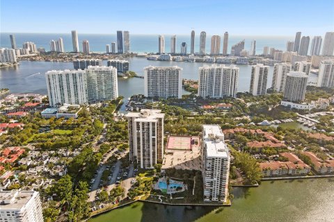 Condominio en venta en Aventura, Florida, 3 dormitorios, 151.34 m2 № 1387932 - foto 5