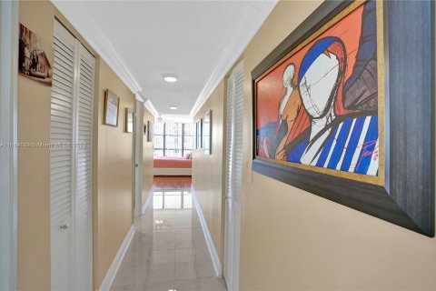 Condo in Aventura, Florida, 3 bedrooms  № 1387932 - photo 29