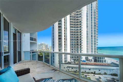 Condo in Sunny Isles Beach, Florida, 3 bedrooms  № 1387933 - photo 10