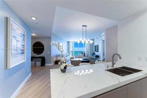 Condo in Sunny Isles Beach, Florida, 3 bedrooms  № 1387933 - photo 15