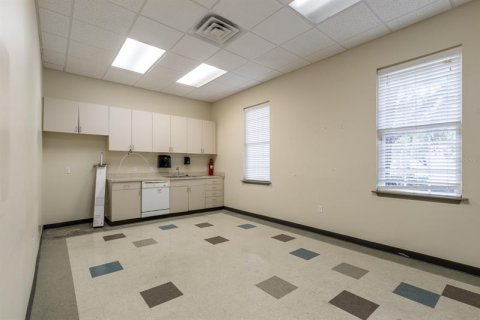 Commercial property in Gainesville, Florida 554.07 sq.m. № 224918 - photo 9