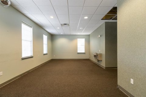 Commercial property in Gainesville, Florida 554.07 sq.m. № 224918 - photo 5