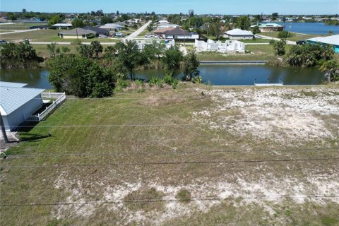 Terrain à vendre à Cape Coral, Floride № 1082344 - photo 12