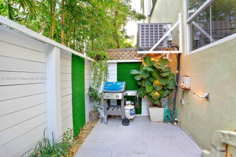 Townhouse in Miami Beach, Florida 3 bedrooms, 120.77 sq.m. № 1360444 - photo 11