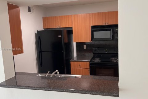 Condo in Doral, Florida, 1 bedroom  № 1295139 - photo 3