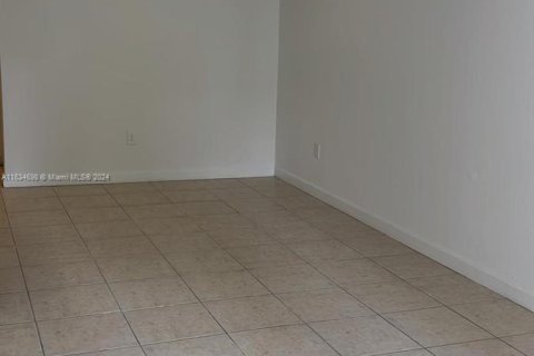 Copropriété à louer à Doral, Floride: 1 chambre, 83.52 m2 № 1295139 - photo 2