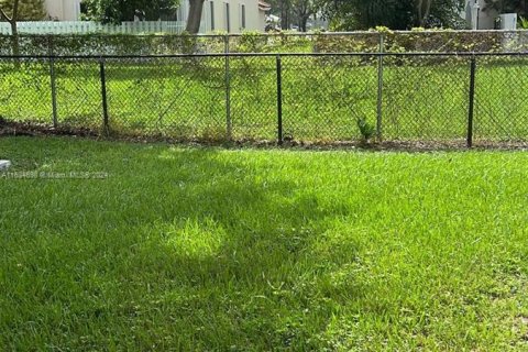 Condo in Doral, Florida, 1 bedroom  № 1295139 - photo 10