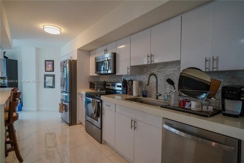 Condominio en venta en Miami Beach, Florida, 1 dormitorio, 93.83 m2 № 1013883 - foto 5