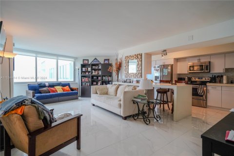 Condominio en venta en Miami Beach, Florida, 1 dormitorio, 93.83 m2 № 1013883 - foto 1