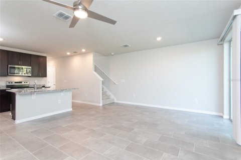 Townhouse in Brandon, Florida 3 bedrooms, 141.68 sq.m. № 1014952 - photo 14