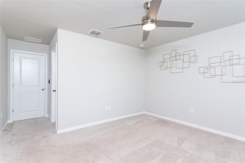 Townhouse in Brandon, Florida 3 bedrooms, 141.68 sq.m. № 1014952 - photo 20