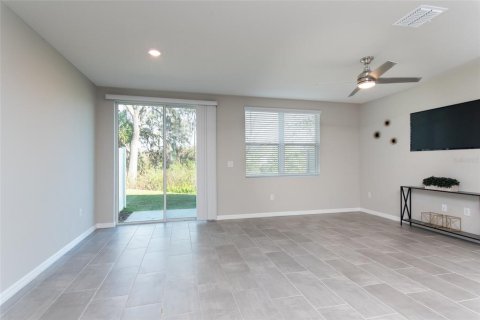 Townhouse in Brandon, Florida 3 bedrooms, 141.68 sq.m. № 1014952 - photo 8