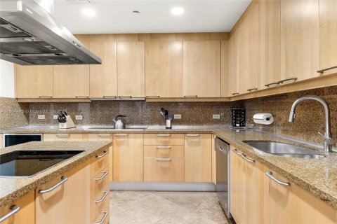 Condo in Miami Beach, Florida, 5 bedrooms  № 1355004 - photo 15