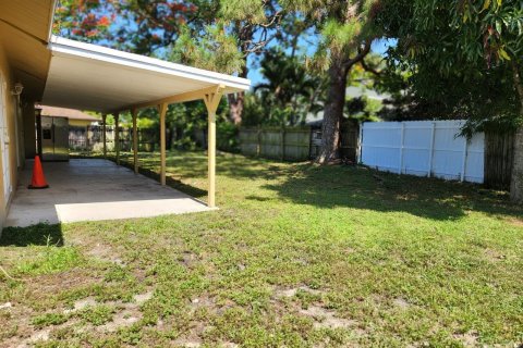 House in West Palm Beach, Florida 3 bedrooms, 143.26 sq.m. № 545666 - photo 1