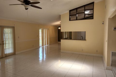 House in West Palm Beach, Florida 3 bedrooms, 143.26 sq.m. № 545666 - photo 10