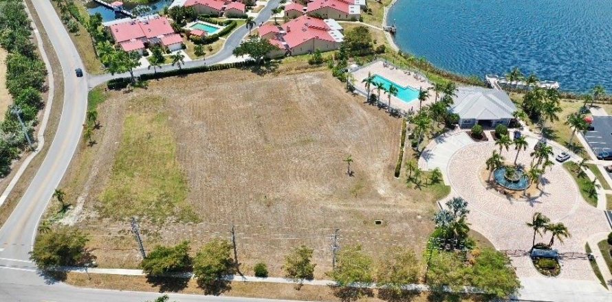 Terrain à Punta Gorda, Floride № 1191071