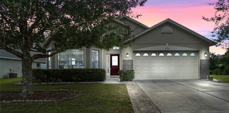 House in Deltona, Florida 4 bedrooms, 195.65 sq.m. № 1390115