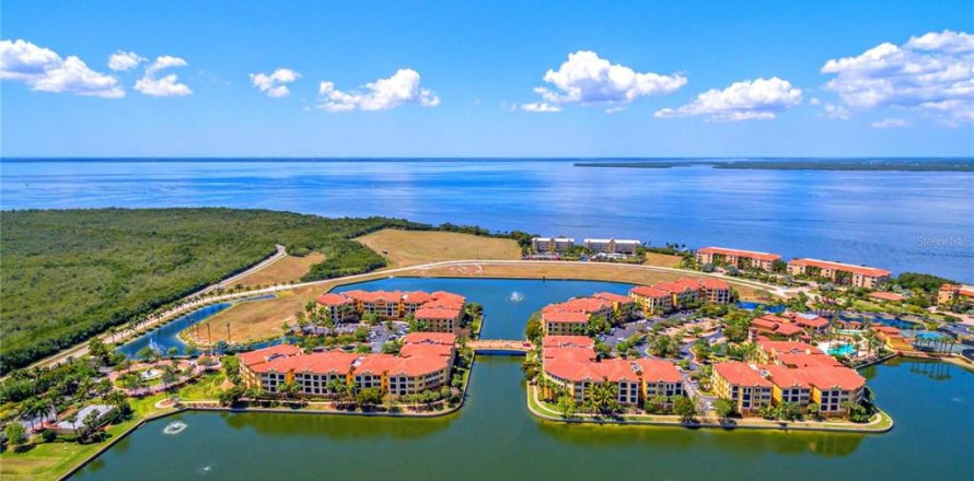 Condominio en Punta Gorda, Florida, 2 dormitorios  № 1390219