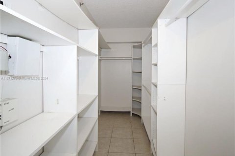 Copropriété à vendre à Aventura, Floride: 2 chambres, 100.06 m2 № 1391995 - photo 17